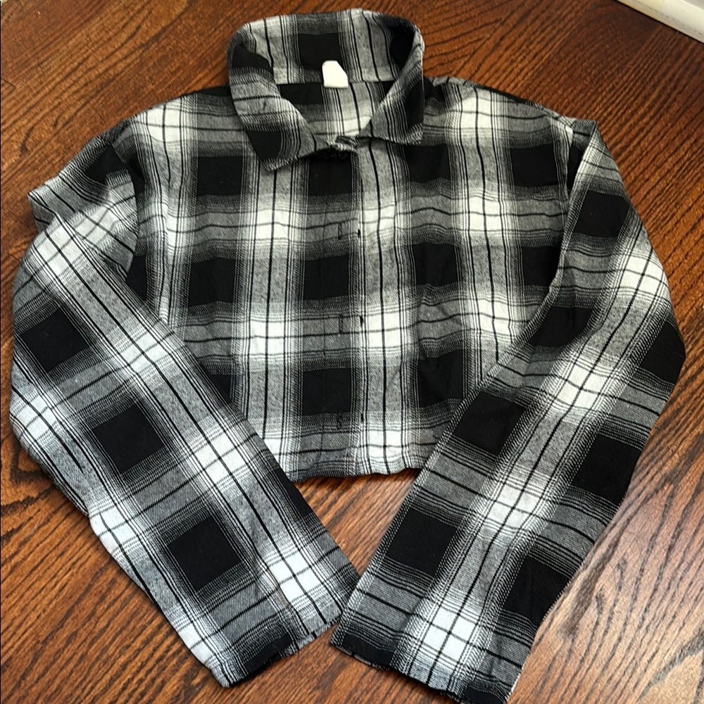Plaid Black and White Cropped Shirt